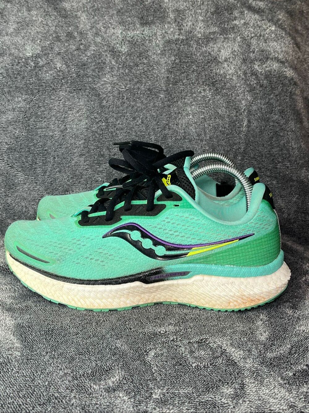 Saucony Triumph 19 Cool Mint Acid Running Shoes Womens Size 9 S10678-26 Teal